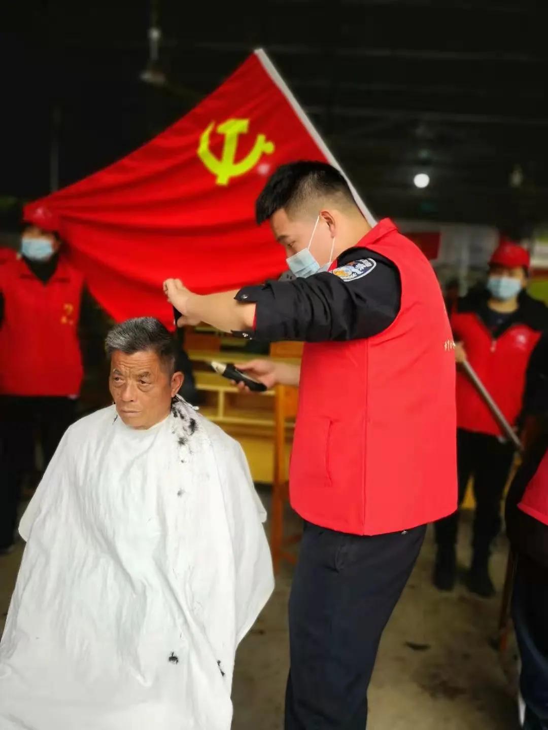 【学雷锋纪念日】江西赣县:公安版“雷锋日记”,用行动践行雷锋精神!