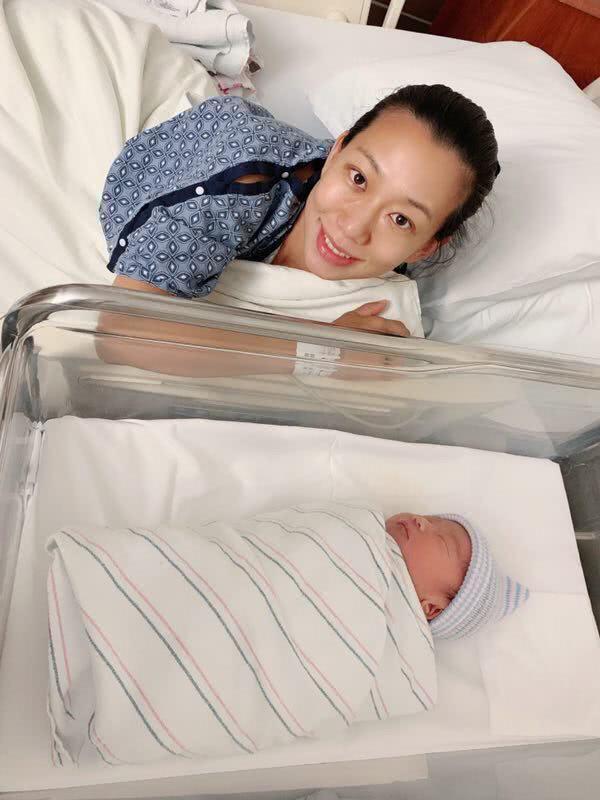 吴辰君二胎顺产,吴辰君双胞胎