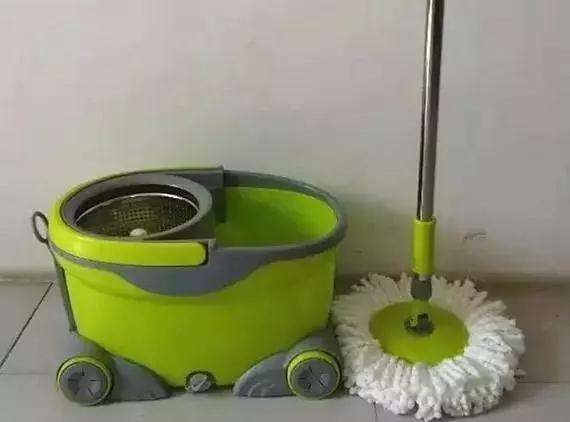 如何正确拖地用拖把,选对拖把拖地其实很轻松