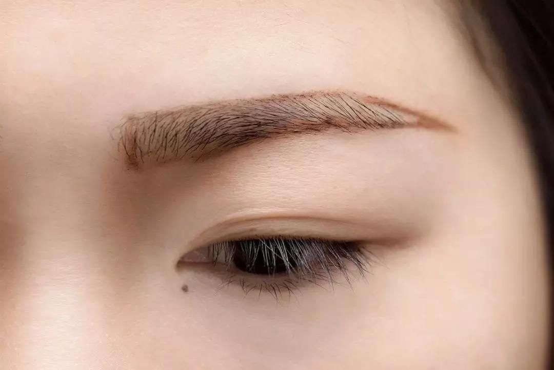 眉毛画得很好的人,眉毛画得好的人
