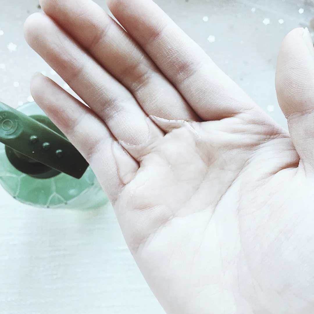 戚薇谈袁咏仪洗发水,戚薇日常用的洗发水