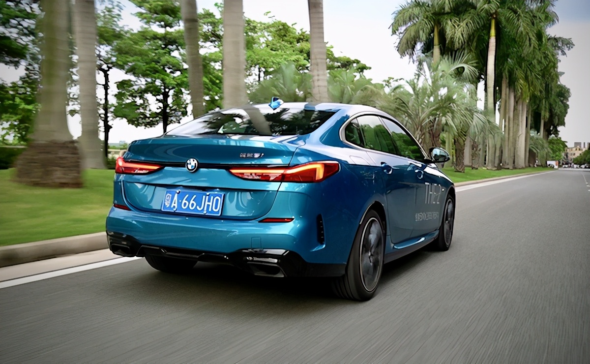 试驾宝马2系四门轿跑｜一辆前驱宝马还有没有后驱的操控灵魂？