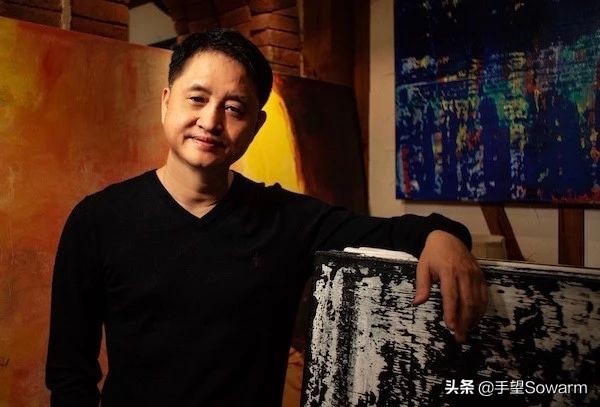 在VISA卡上画玫瑰,经营50家玫瑰茶店,他被称为中国的“小王子”