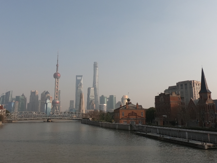 实拍上海干净的街道市容，不愧是一线城市，和你心中的魔都一样吗