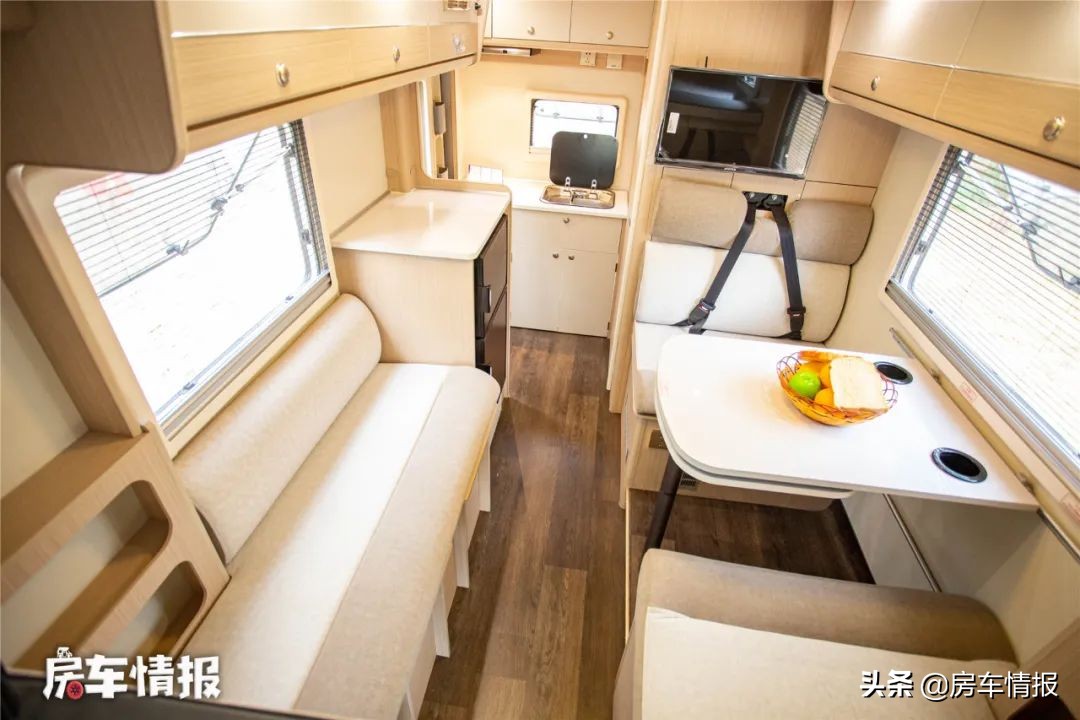 30万左右的可睡4个成人的四驱房车,20万能买什么重型房车