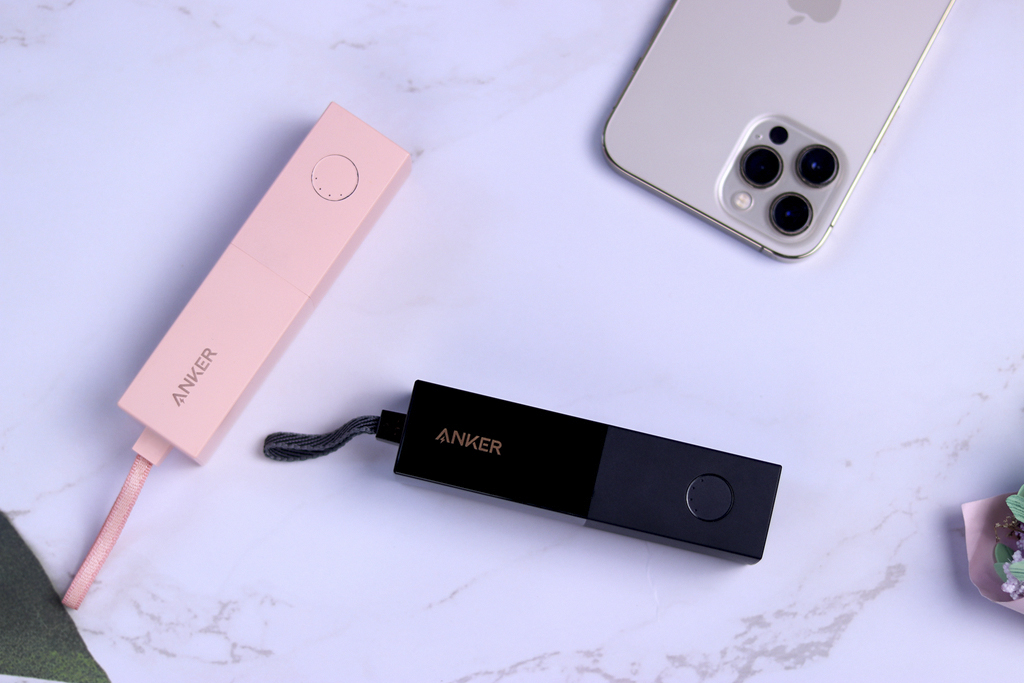 小米有品“为爱续航”，推出Anker安克口红超极充，二合一设计