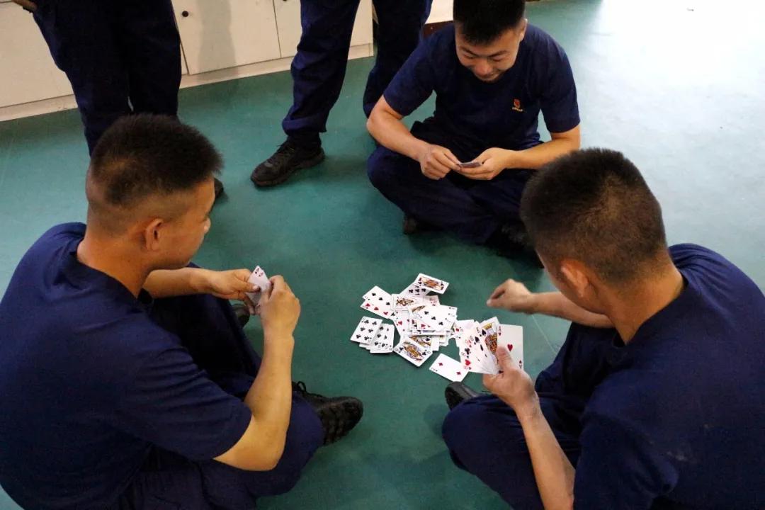 告别手机不做低头族倡议,告别手机控制低头族