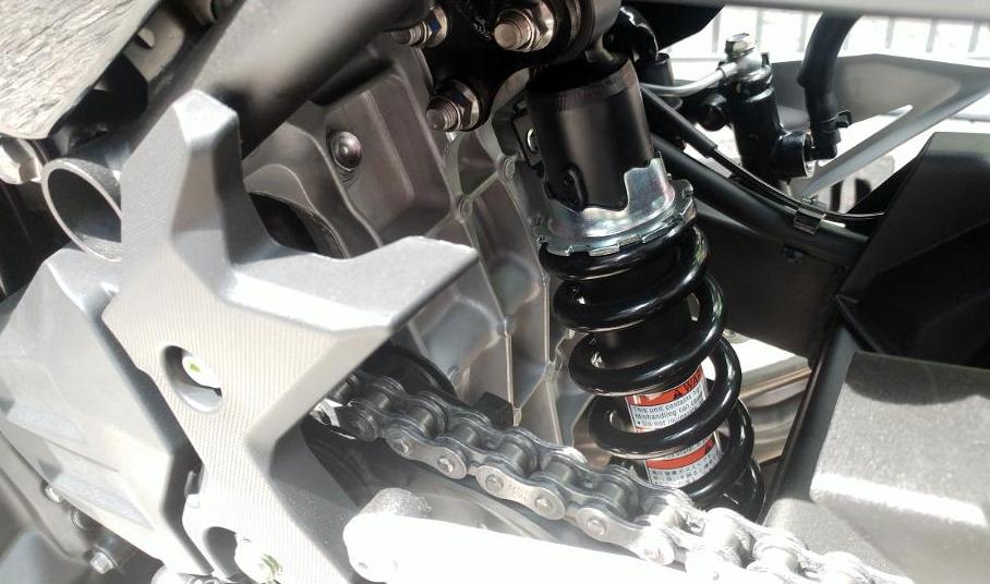 赛600与川崎400的对比,黄龙600和川崎400哪个值得入手