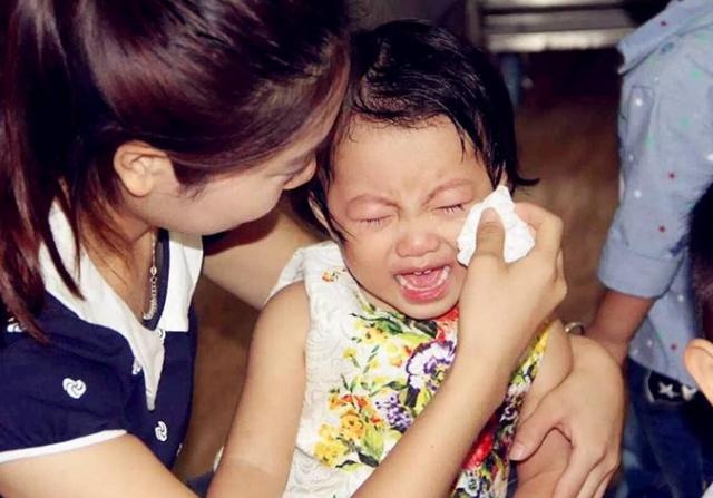 孩子动不动发脾气该给他看什么,孩子动不动就生气怎么教育