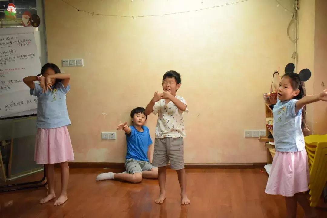 当朋友跟你开玩笑时你该怎么做,如果朋友误会你了该怎么做