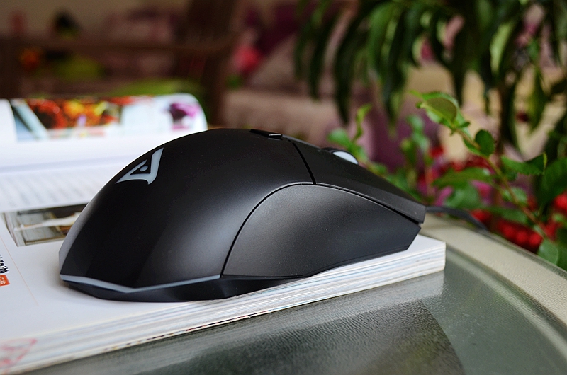 这鼠标真厉害,只因这个功能,可以让对手一招致命