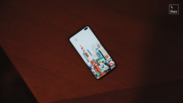 galaxys10屏幕效果,s10手机的屏幕材质是三星amoled