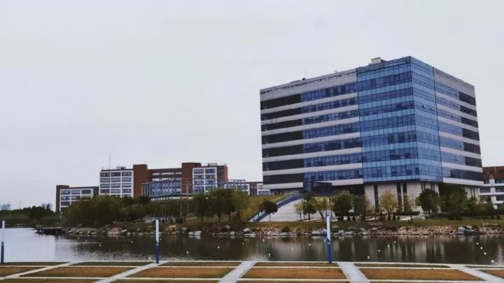 创下多项“第一”!抗生素界夫妻、华裔科学家,他们都来自上海同校同学院!