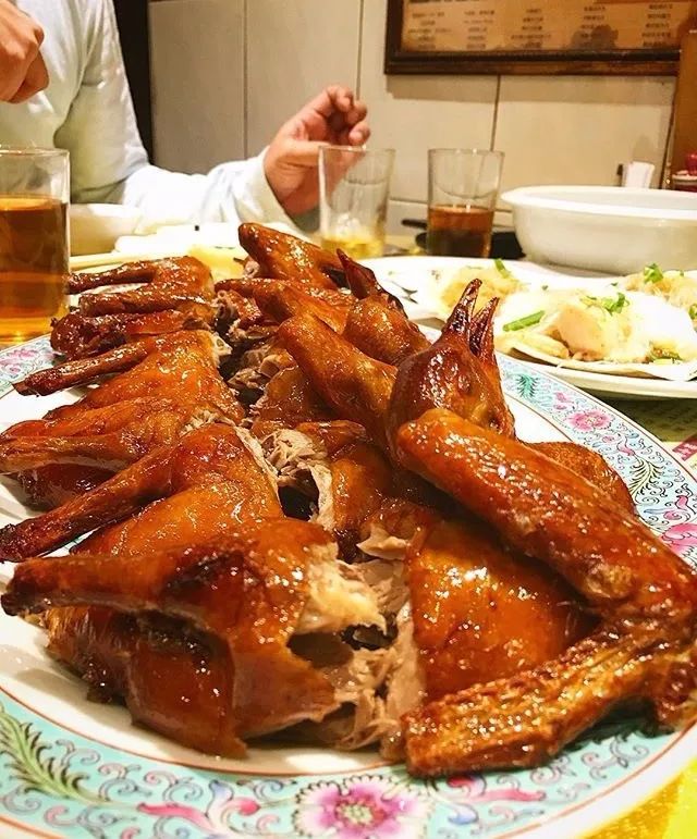 乳鸽红烧多少钱一只,一只正宗的红烧乳鸽是怎么样的