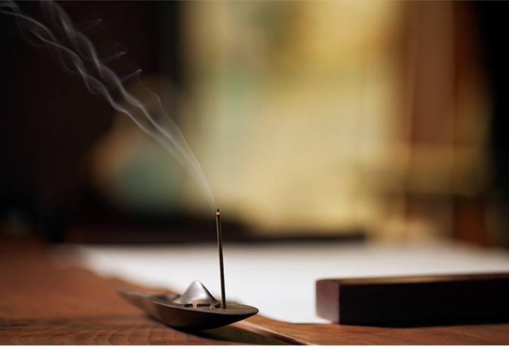 任尔烧香的意思,任尔烧香