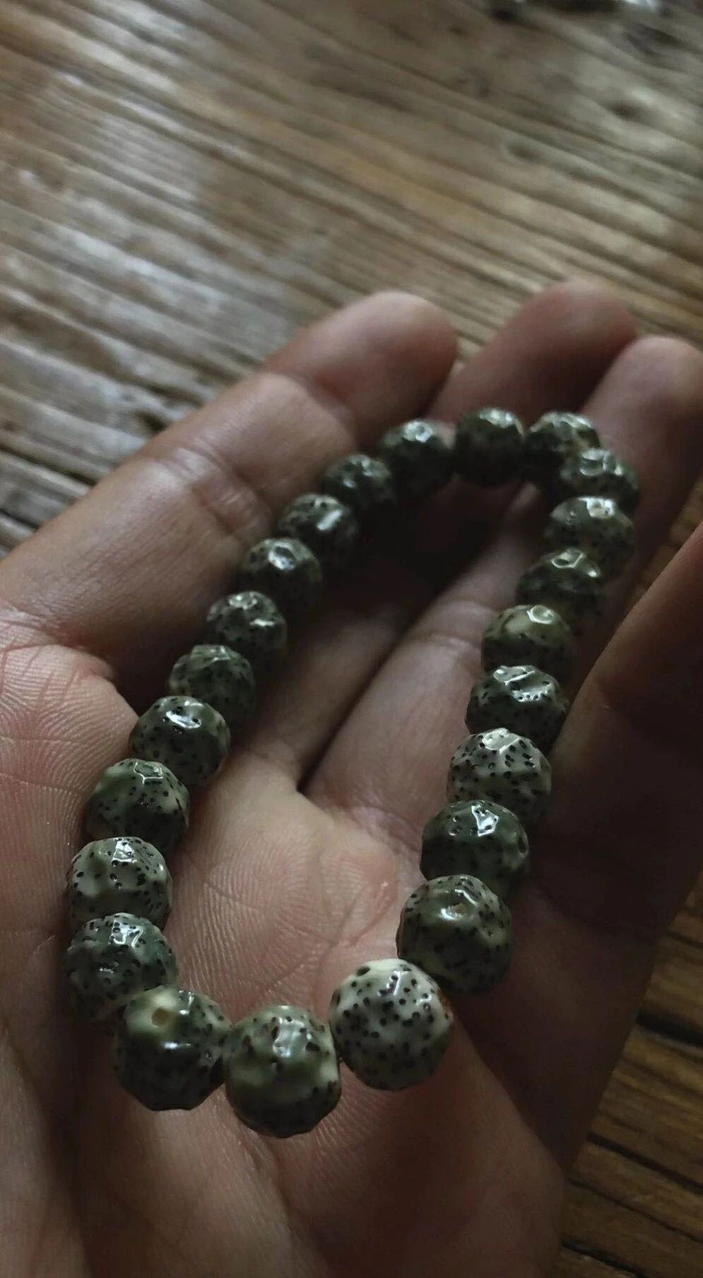 星月菩提手串盘了10年价值,星月菩提手串为什么价格差距大