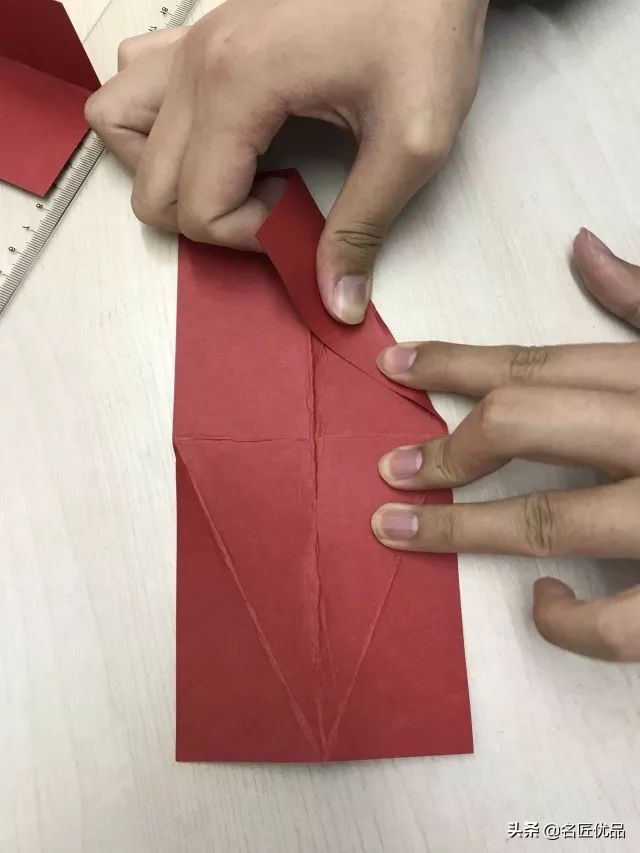 猪年手工制作纸灯笼,大红灯笼手工制作简约过年