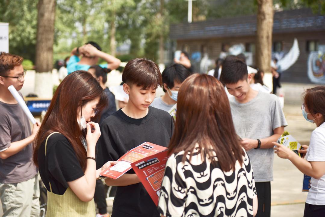 北京电子科技职业学院毕业就业率,北京科技职业技术学院单招