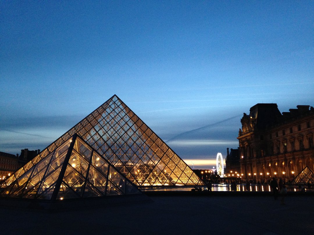 宸撮粠鏃呰骞茶揣,宸撮粠鐨勬棩涓庡鏃呰