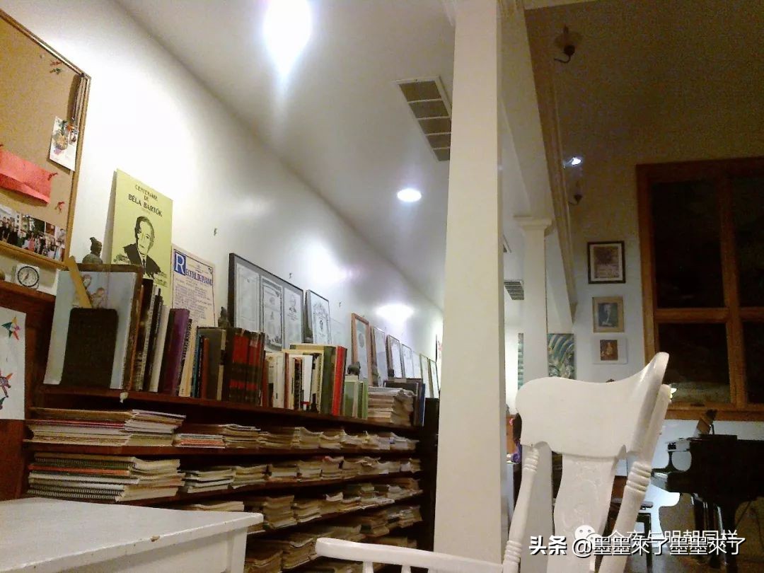 女儿在加拿大读书,女儿在学钢琴