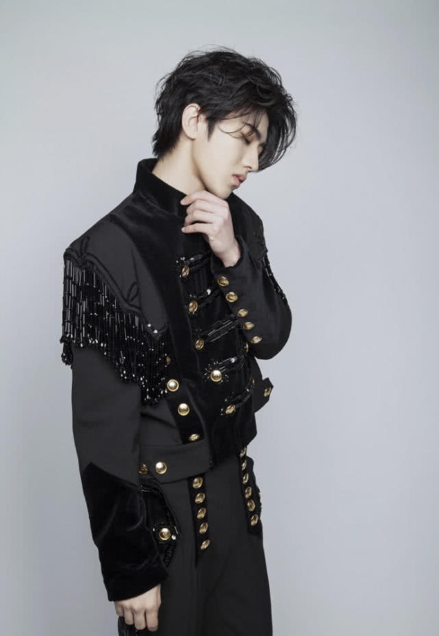 蔡徐坤出道遇到尚雯婕,蔡徐坤出道后遇尚雯婕