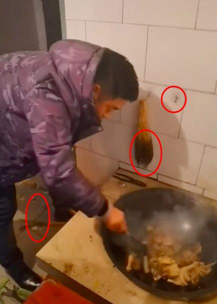 宋晓峰厨房脏成垃圾场？灶台太脏与赵本山家成对比，皮校长蹭吃喝