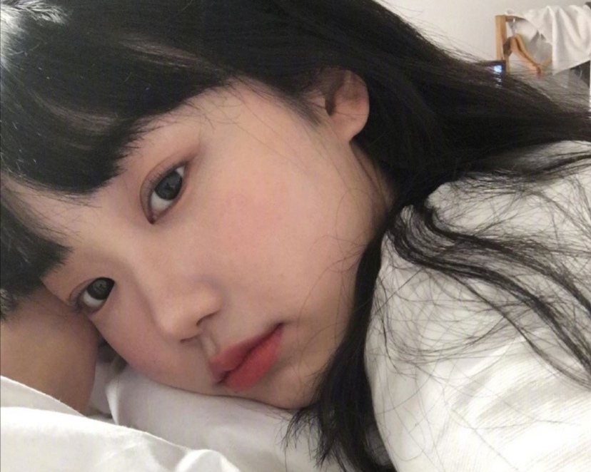 头发自然干好还是用吹风机吹干好,头发自然干还是吹干好看