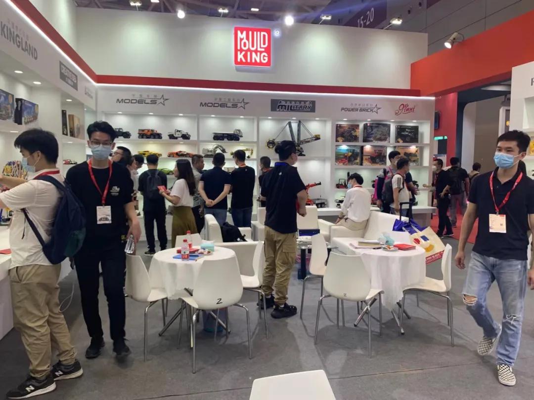 这个让全球宅男上头的汕头女人，把玩具卖爆德国