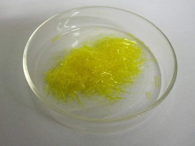 尾部能放毒的细长小黑虫,尾部可以喷绿色液体的虫子