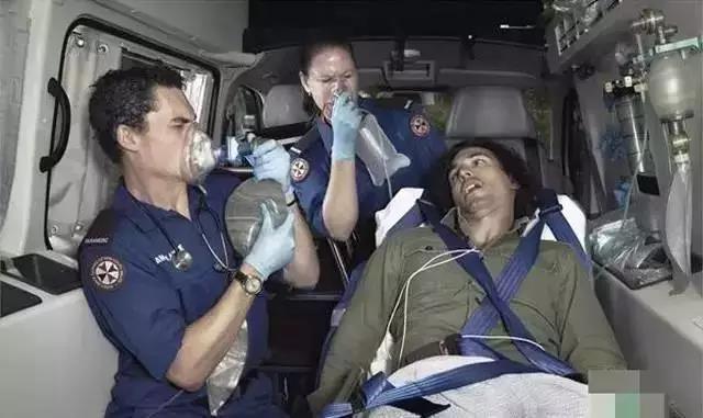 最新牙元素口腔广告,口腔户外广告创意案例100例