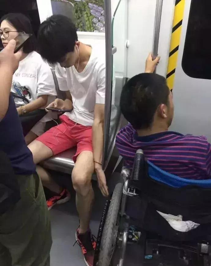 情感23张图片,23张爱与人性的照片