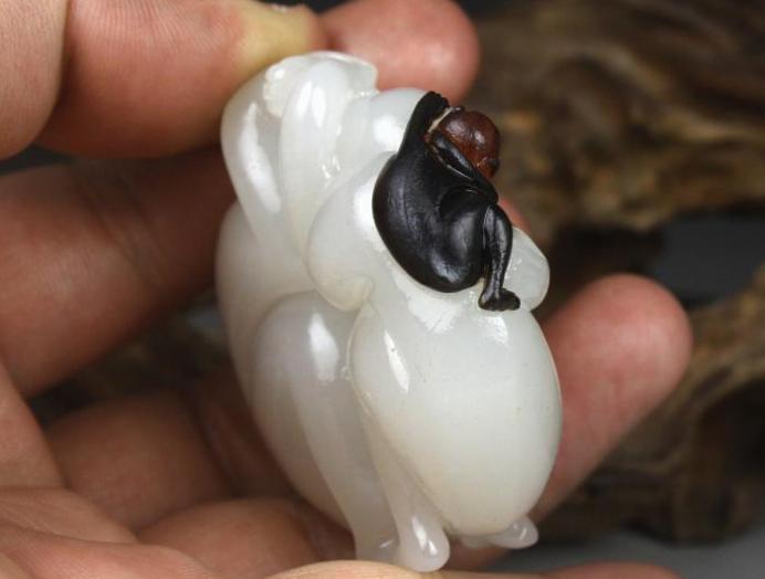 家有三色玉胜过万担粮和田玉,家有三色玉胜过万担粮意思