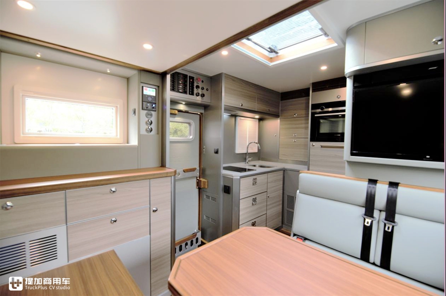 德国曼阿莫迪罗越野房车测评,十大顶级越野房车阿莫迪罗