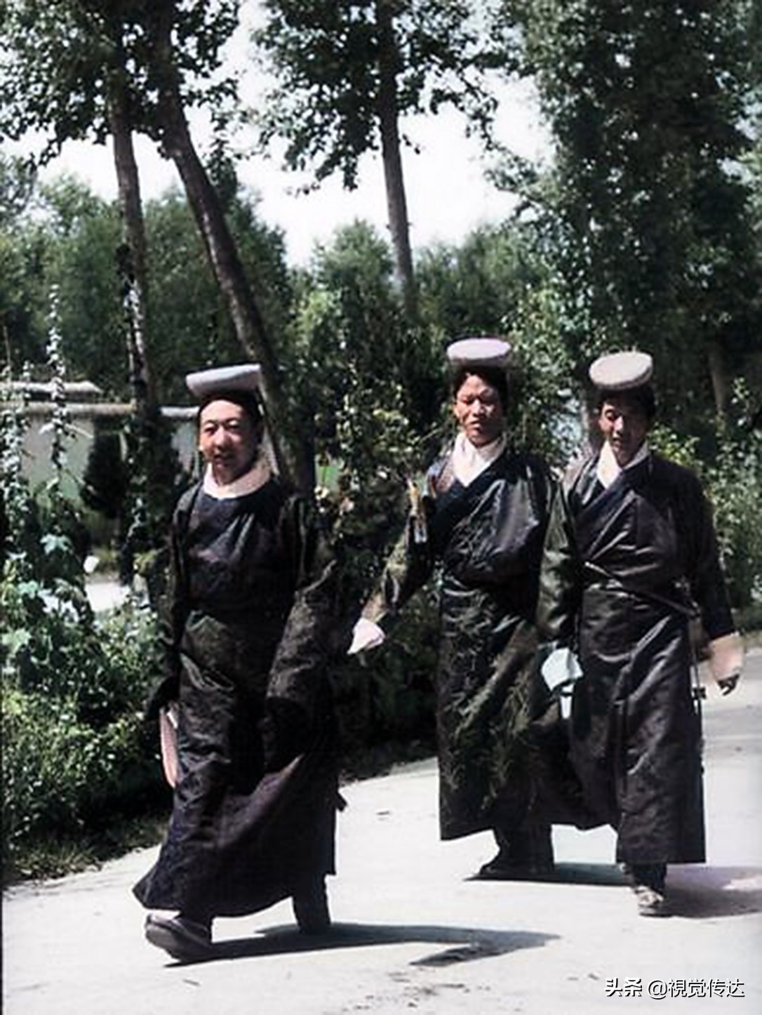 18张令人叹为观止的彩色老照片,令人震撼的65年前西藏高清彩照