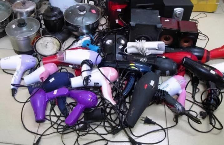 大学宿舍突击检查违法吗,大学宿管查违禁品