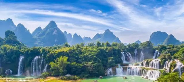 一生必去的10个旅游地方,一生必去的30个旅游地点