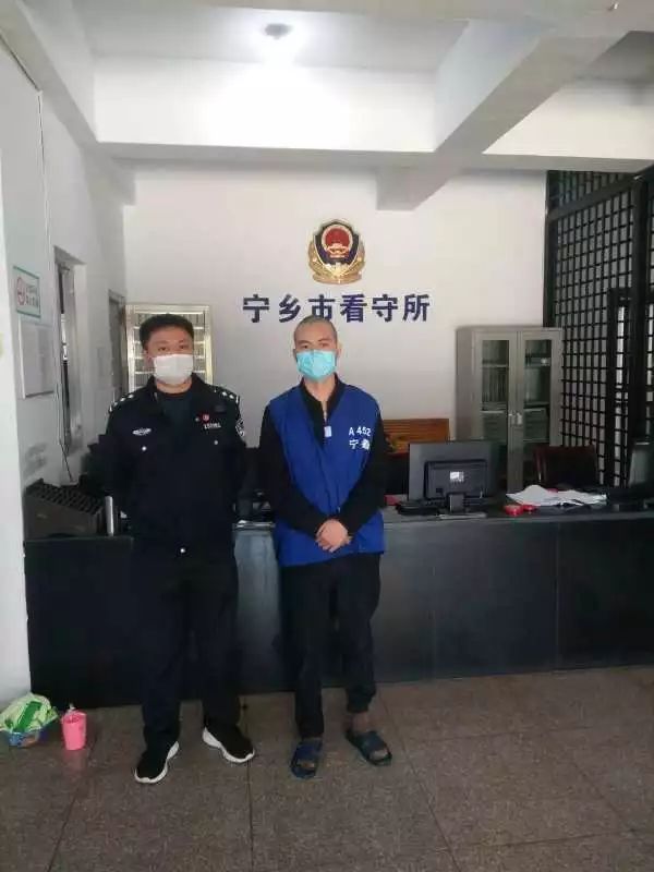 网上售卖口罩被抓 (网上卖医用口罩被抓)