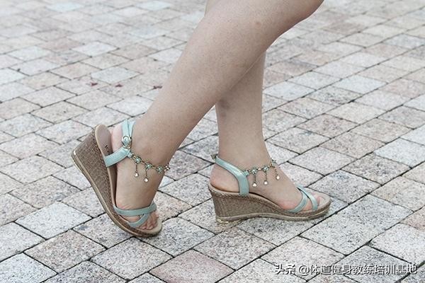 大腿小腿越来越粗了怎么办,大腿粗健身两个星期的变化