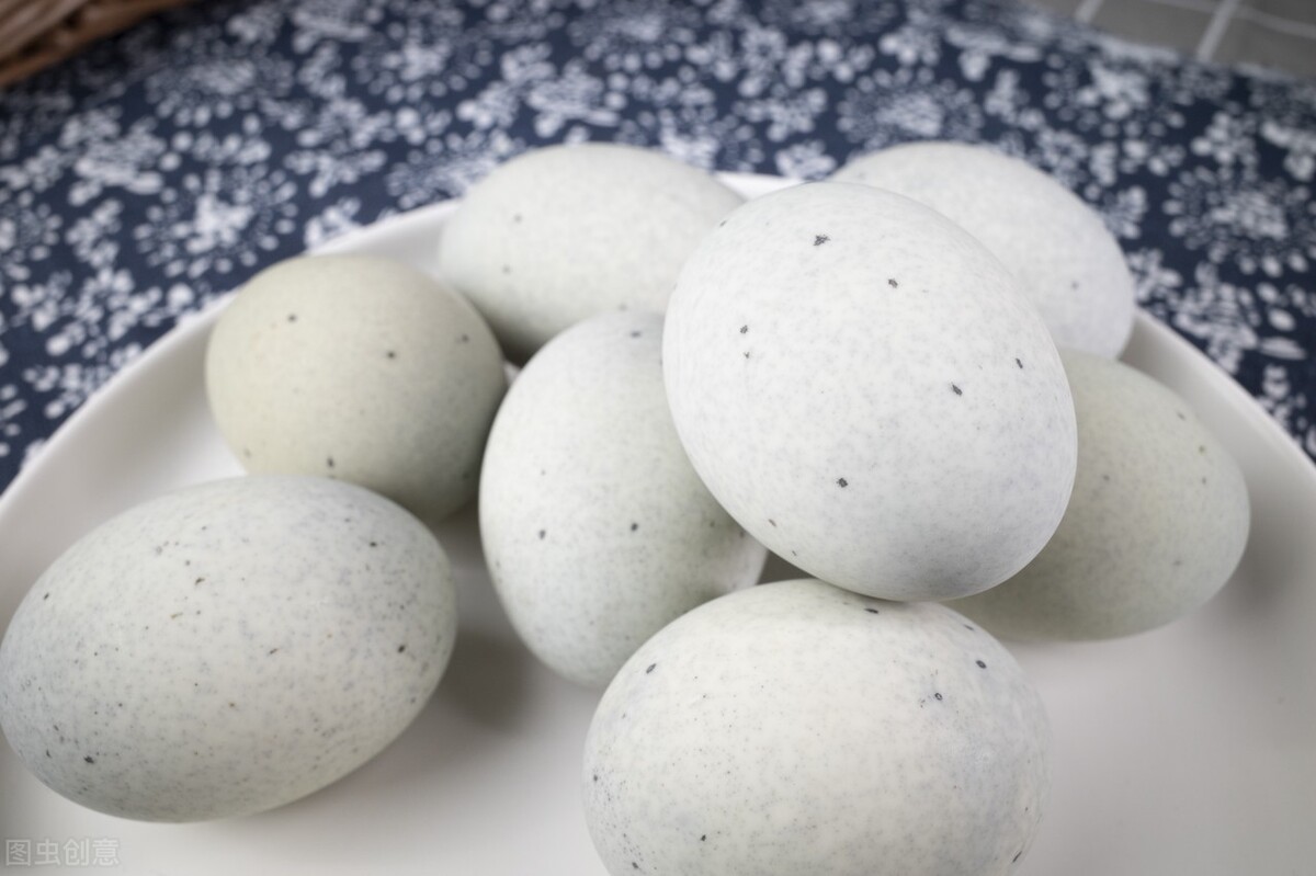 皮蛋有点呛凉拌做法,皮蛋怎么凉拌才入味