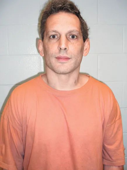 美国凶案：母亲失踪那天，六岁的他看到父亲扛着黑色塑料袋