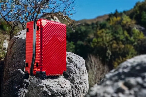 通用的最流行的旅行箱,哪种旅行箱又能装又轻便