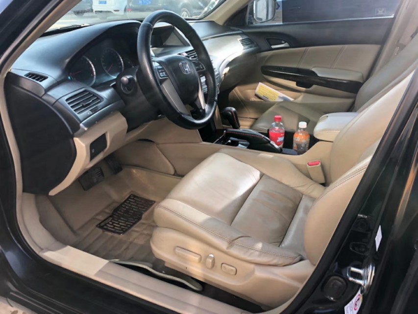 农村人就是图个实惠,09年雅阁家用足够了,有面子也有里子。