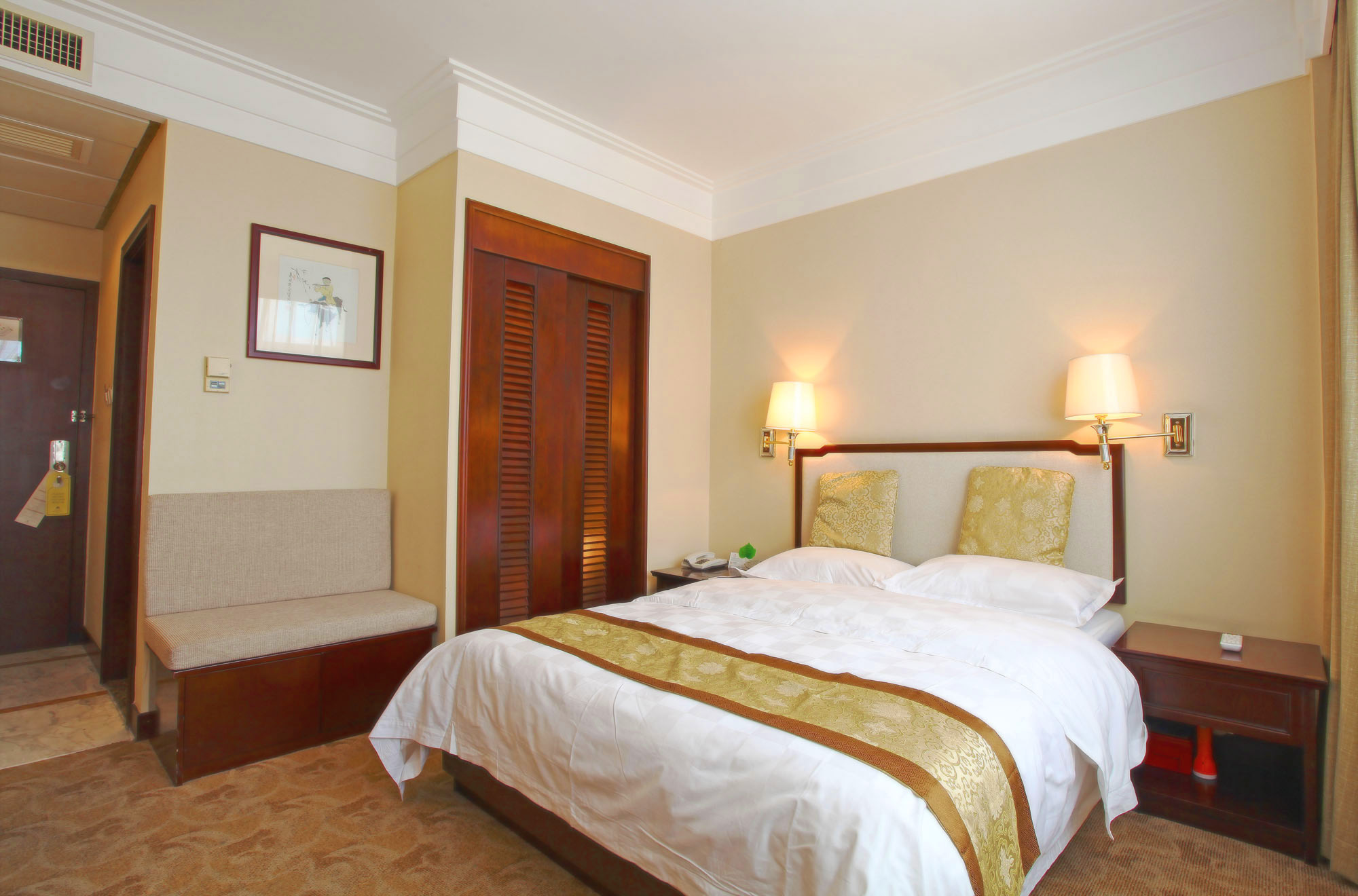 西安钟楼饭店,西安钟楼饭店餐厅