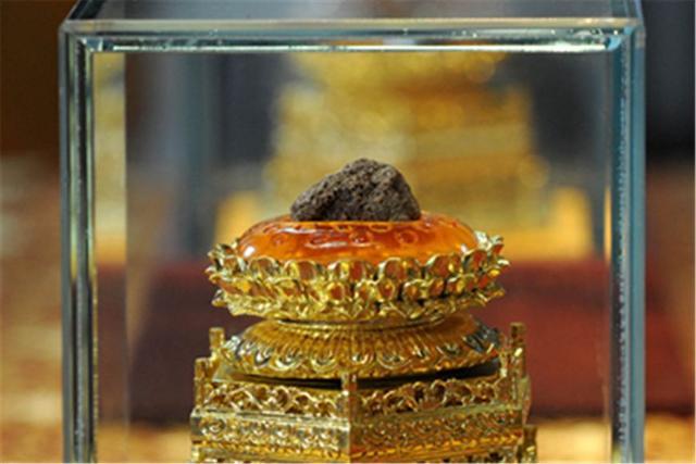 南京40亿元建造的佛祖真身舍利子,中国古寺出土如来佛骨舍利子