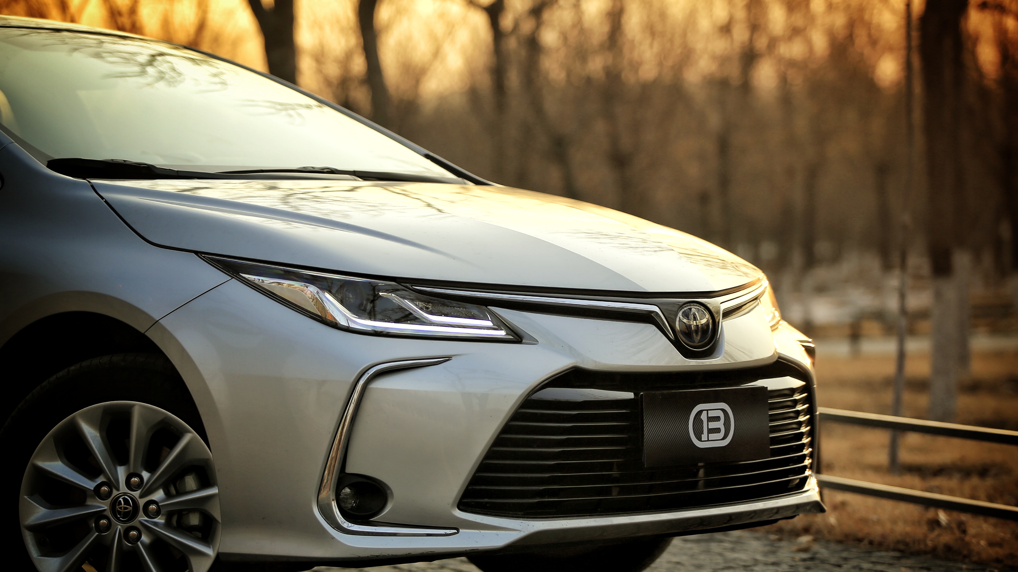 2020款卡罗拉双擎精英版试驾视频,卡罗拉双擎天青石2019款试驾