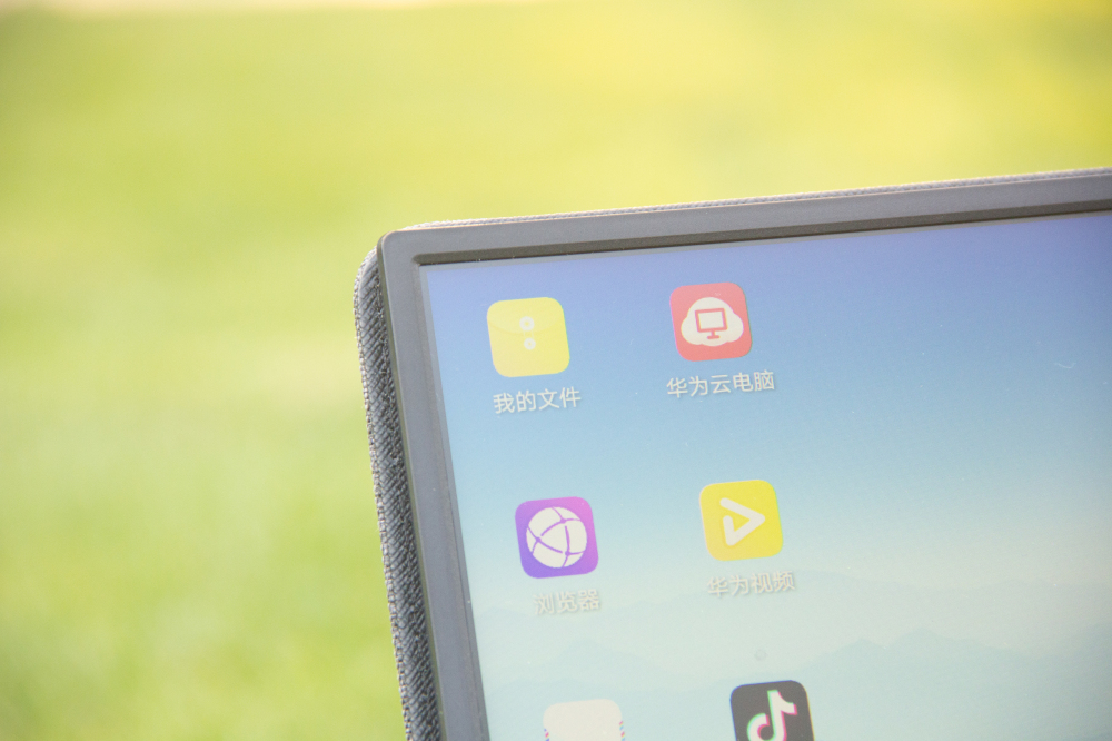 能给手机做成电脑的显示器,给手机配个显示器