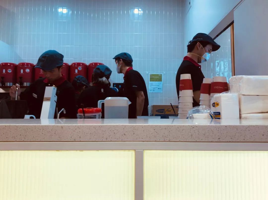 “我们都看不到头”:疫情突袭下,澳洲的华人商户关店还是死撑?