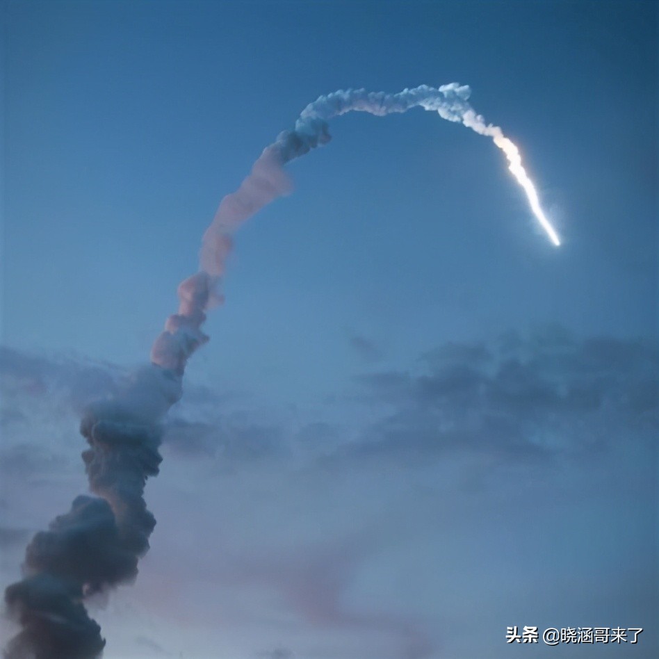 10.4万亿公里的彗星,86年哈雷彗星经过地球照片