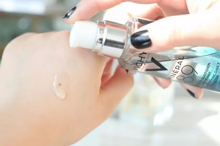 锁水屏障抗老化，薇姿89精华测评