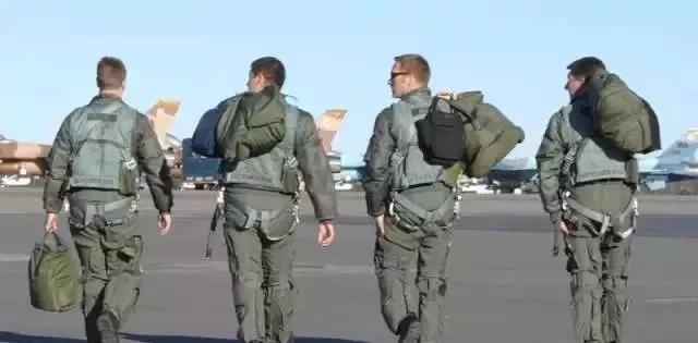 三级头三级甲和三级包,三级头和三级包的皮肤怎样免费呢